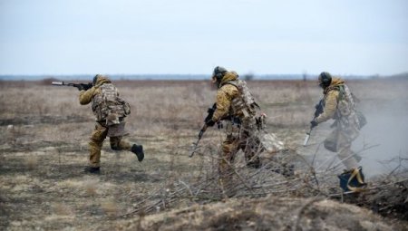 Америкаснкие десантники тренируют украинских бойцов. ВИДЕО