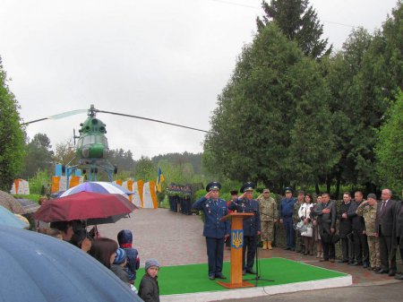 На Львовщине открыли Аллею Славы летчиков, погибших на Донбассе