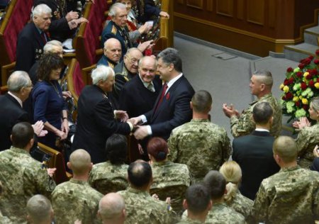 Сегодня в Раде собрали ветеранов Красной армии и УПА (Видео. Фото)