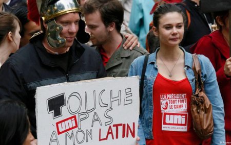 Во Франции бастуют учителя