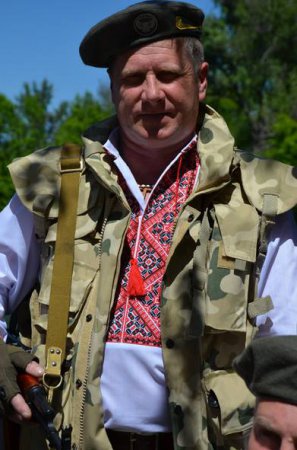 На передовой воины АТО также празднуют День вышиванки. ФОТО