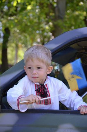 На передовой воины АТО также празднуют День вышиванки. ФОТО