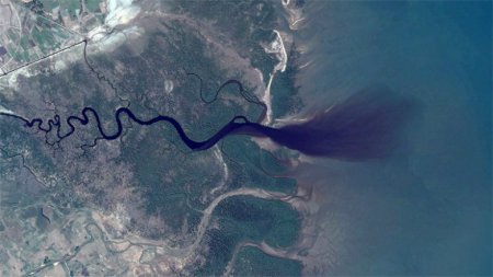 Земля удивляет: Google Earth показал уникальные фото нашей планеты