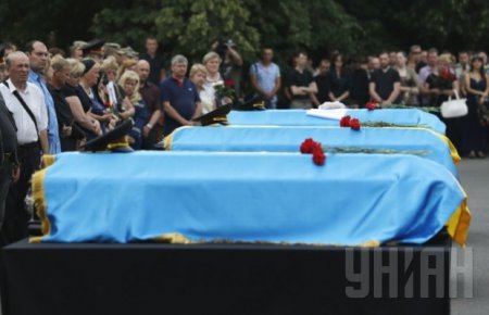 В Киеве похоронили спасателей, погибших при пожаре под Васильковым. ФОТО