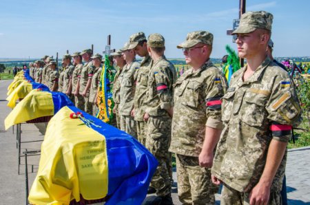 В Днепропетровске проводили в последний путь Героев АТО (ТВ, видео)