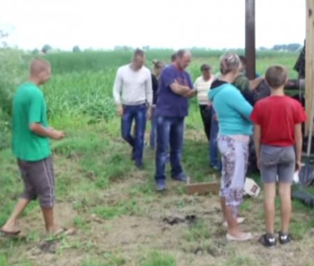 В Хмельницкой области бизнесмен издевается над селянами (ТВ, видео)