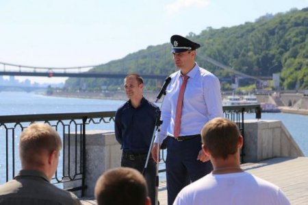 Виталий Кличко представил себя патрульным полицейским