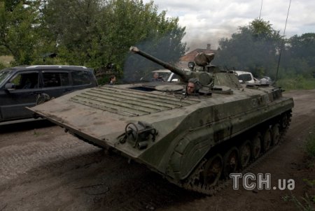 Под пристальным взглядом ОБСЕ, оккупанты отводят свою бронетехнику. ФОТО