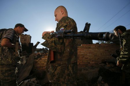 Вопреки переговорам в Минске, боевики 