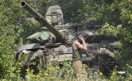 В Станице Луганской перебит газопровод, а по Золотому лупит вражеский танк - ОВГА