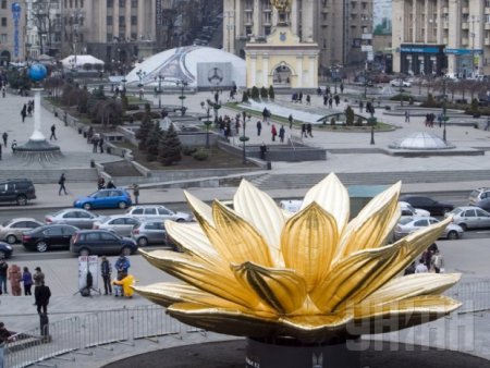 Майдан Незалежности сквозь года (1991-2015). ФОТО