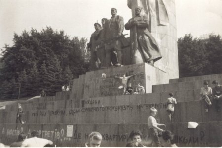 Майдан Незалежности сквозь года (1991-2015). ФОТО