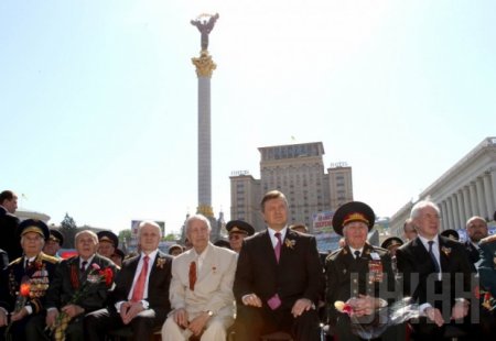 Майдан Незалежности сквозь года (1991-2015). ФОТО