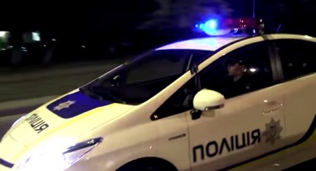 Саакашвили прокатился с полицейским патрулем. ВИДЕО