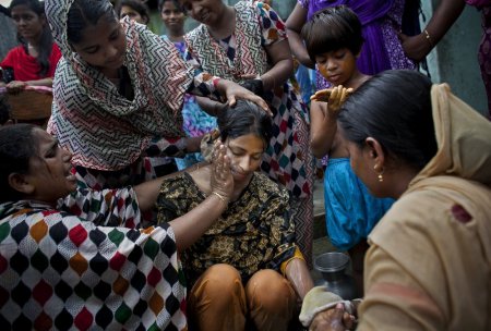 Мужчины в Багнладеш женятся на детях. ФОТО