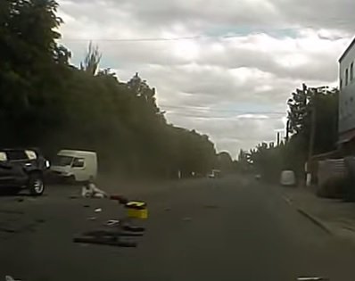 У Кіровограді перекинувся джип, водій вилетів через люк. ВІДЕО
