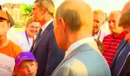 Російський президент "на пальцях" пояснив хлопчику чому падає рубль . ВІДЕО