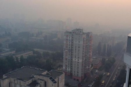 Київ знемагає від густого диму