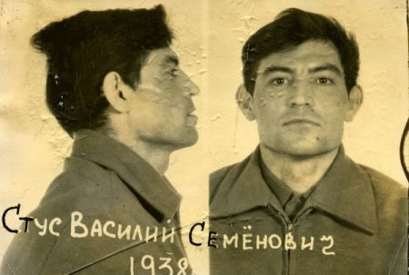 Радянська влада не віддавала рідним тіло померлого поета Василя Стуса, поки не закінчиться тюремний термін