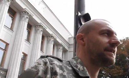 Козак Гаврилюк напав на журналіста зі словами: "Вимикай камеру, давай поговоримо по-чоловічому". ВІДЕО