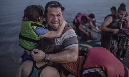 В поисках лучшей жизни: тяжелый и опасный путь беженцев в Европу. ФОТО