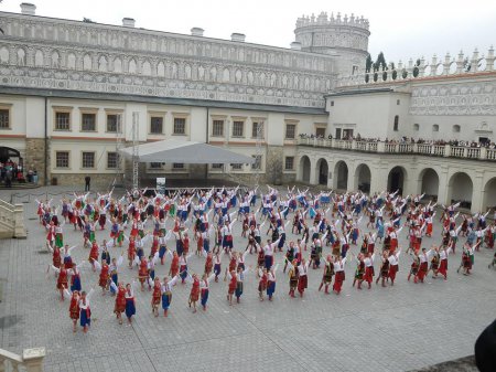 У Польші зафіксували світовий рекорд наймасовішого танцю гопак. ВІДЕО