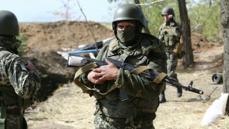 В районі Мар'їнки працював снайпер, Луганське терористи обстріляли з великокаліберних кулеметів - Штаб АТО