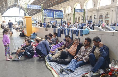 В Венгрии объявлено чрезвычайное положение и-за наплыва мигрантов