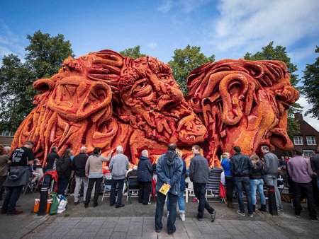 В Нидерландах на цветочном фестивале отметили день рождения Ван Гога. ФОТО