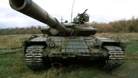 Терористи з танка обстріляли Красногорівку