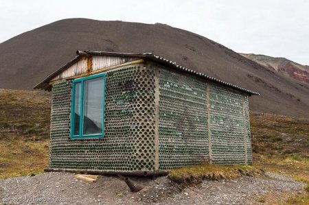 Бутылочный домик в Норвегии. ФОТО