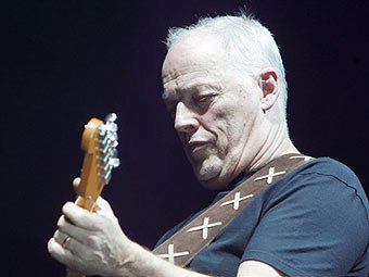 Гітарист Pink Floyd записав пісню про Небесну сотню