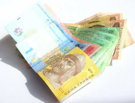 Зарплаты прокуроров составят от 1 тысячи до 3,5 тысяч гривень
