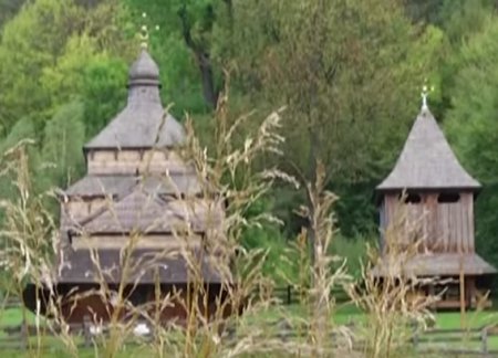 На Львовщине горела уникальная деревянная церковь (ТВ, видео)