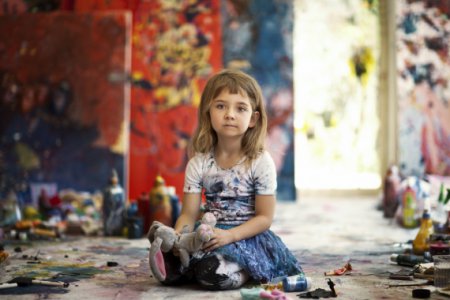Самая маленькая художница в мире сравниваются с Пикассо