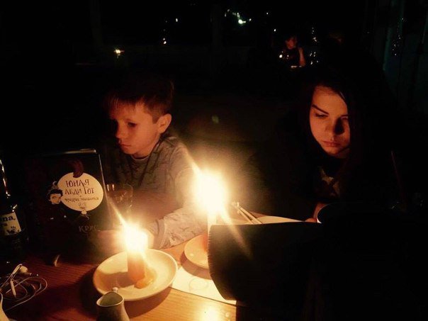  Сотни тысяч крымчан зажгли свечи в честь годовщины Майдана