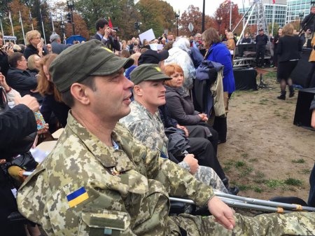 У США тисячі українців у вишиванках відкрили Меморіал жертвам Голодомору 