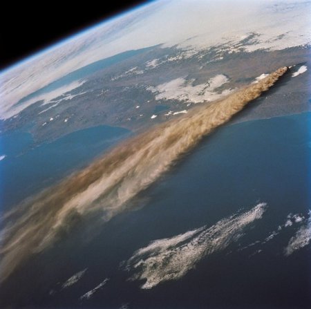 Извержения вулканов, вид из космоса. ФОТО