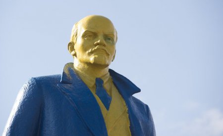 Східна Європа і Україна на шляху декомунізації