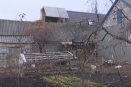 Красногоровка после обстрелов: во дворах снова обломки Градов (ТВ, видео)