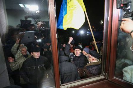 Ведем прием граждан  в палатке протестующих в Кривом Роге. Семен Семенченко
