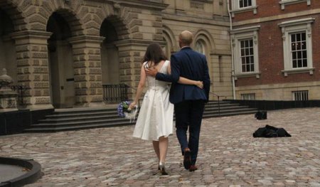 Для помощи беженцам, канадская пара отменила свадьбу