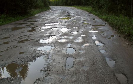 На Волыни разбитые дороги оставили село без автобусов (ТВ, видео)