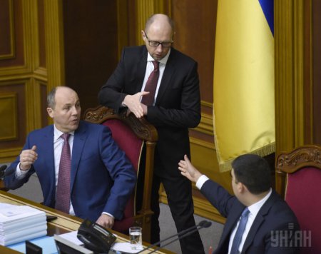 Штормове попередження для української влади. Чи залишиться Яценюк в своєму кріслі? ВІДЕО