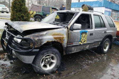 В Харькове сожгли три внедорожника "Айдара". ФОТО
