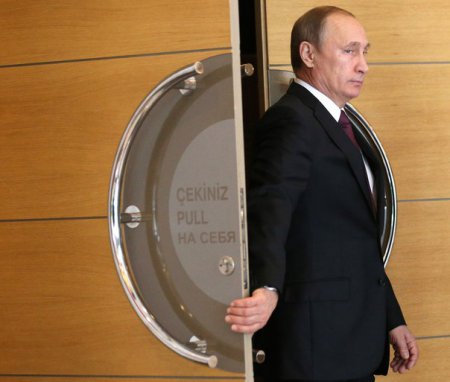 Путін проігнорував хвилину мовчання на саміті, де були присутні понад 150 глав держав