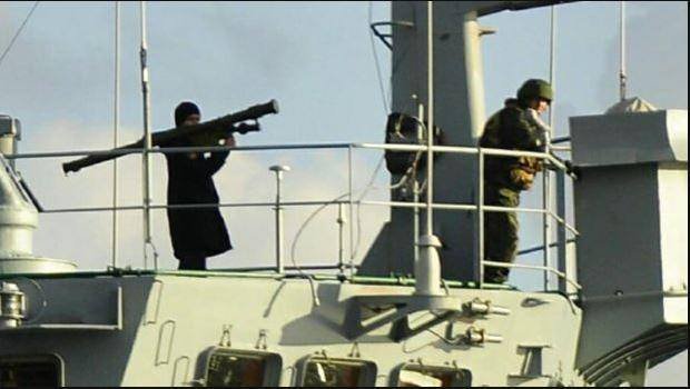 Российский корабль у берегов Стамбула направил ПЗРК в сторону жилых кварталов