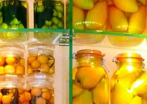 Ученые рассказали о пользе консервированных фруктов и овощей