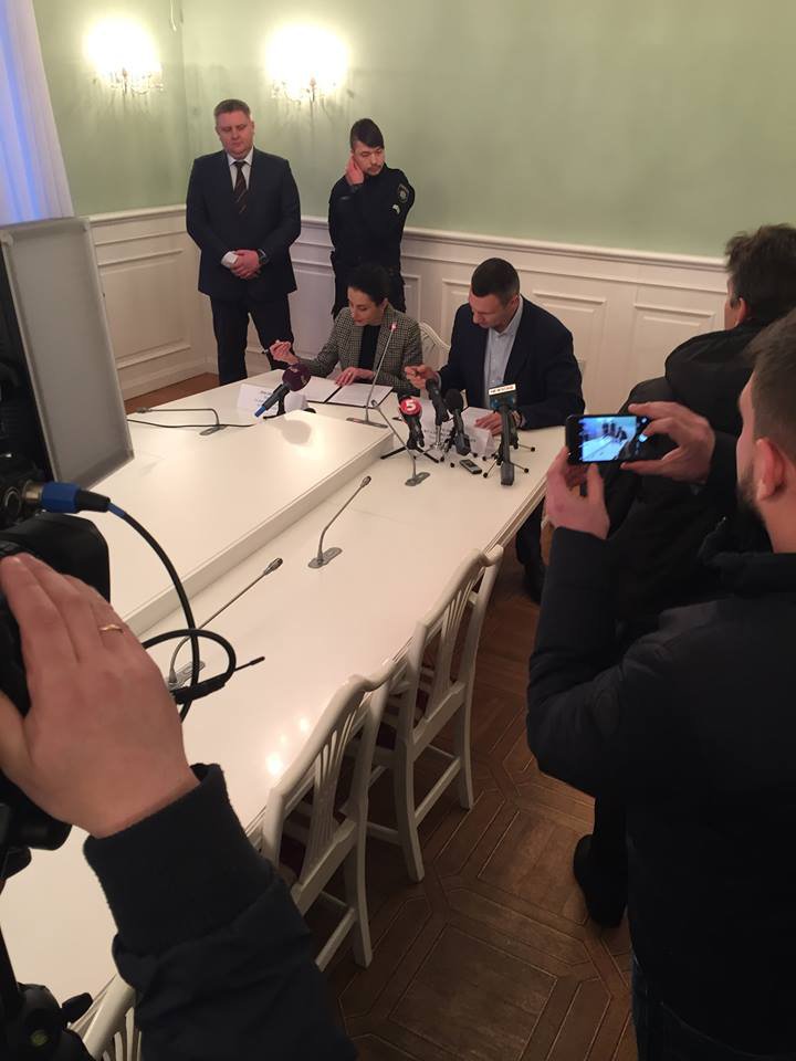 Национальная Полиция в Киеве заработает по-новому. Подписан меморандум между Кличко и Деканоидзе