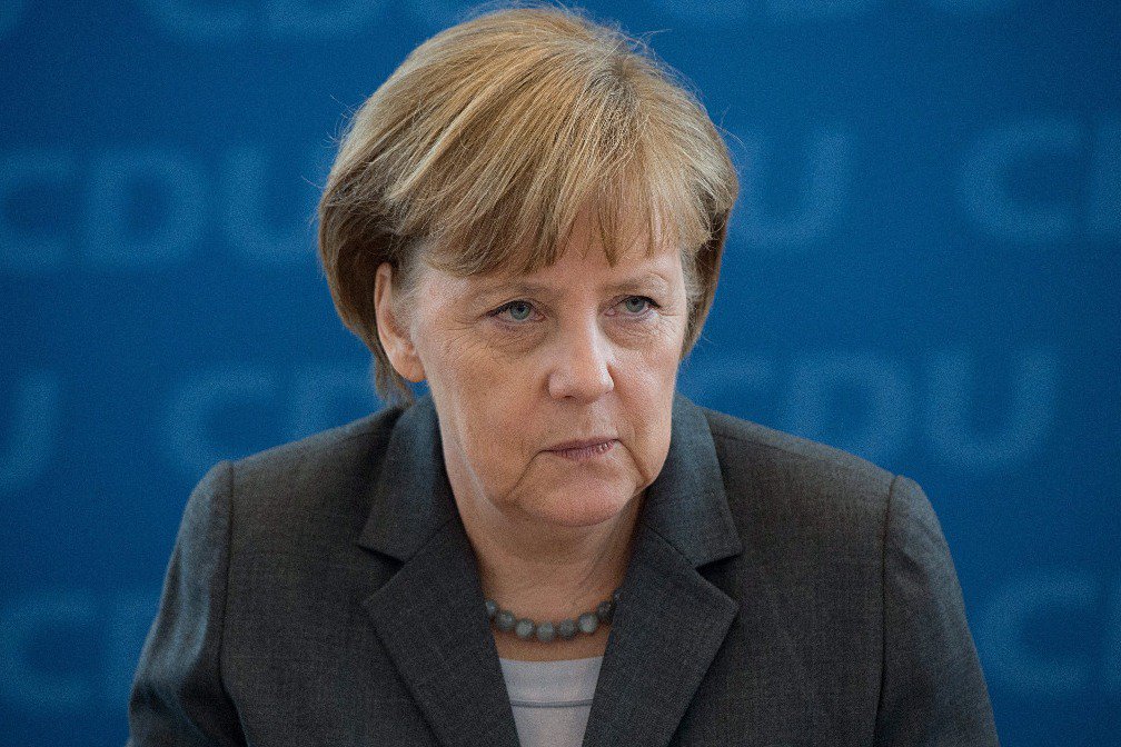 СМИ: Меркель обменялась секретной информацией с британскими спецслужбами